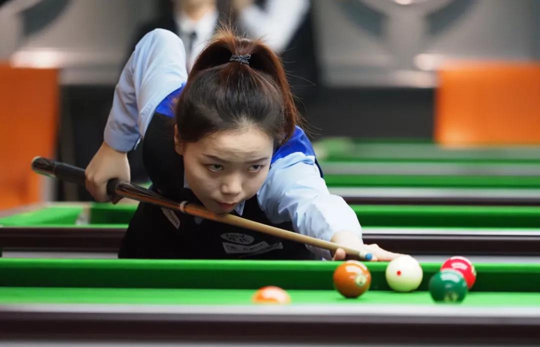 受困于锋线 受困于锋线