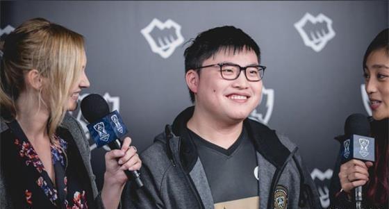 更是